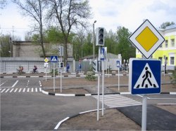 Дорожные знаки для автодрома