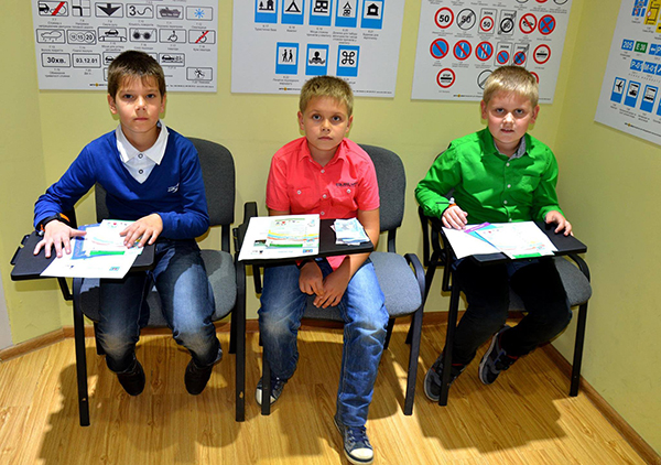 Оборудование для автошкол в детских городах профессий KidsWill и Кидландия